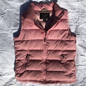 AMERICAN EAGLE PINK DOWN VEST! Super warm/cute!!